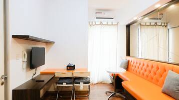 Zimmer | Wohnzimmer | Fernseher
