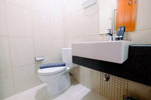 Kamar | Kamar mandi | Shower dan handuk