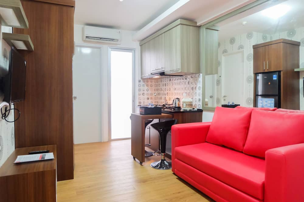 City View 2BR Apartment Bassura City near Shopping Mall