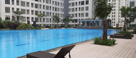 Kolam renang outdoor