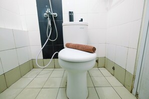 Kamar | Kamar mandi | Shower dan handuk