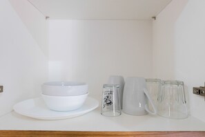 Room | Room amenity - Studio near Shopping Mall at Green Pramuka City Apartment (Jakarta)