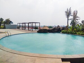 Outdoor pool - Modern 2BR Grand Kamala Lagoon Apartment (Bekasi)