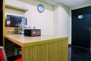 Camera | Angolo cottura privato | Frigorifero, microonde, piano cottura, bollitore elettrico