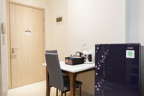 In-room dining - 2BR Apartment at Elpis Residence near Ancol and Kemayoran (Jakarta)