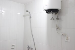 Room | Bathroom | Shower, towels