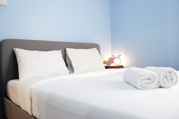 Room | 2 bedrooms, desk, free WiFi, bed sheets