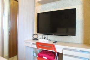 Room | Room amenity - Minimalist and Comfy 1BR Grand Kamala Lagoon Apartment (Bekasi)