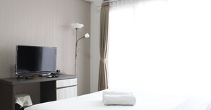 Room | Room amenity - Chic Studio Room @ Galeri Ciumbuleuit 3 Apartment (Bandung)