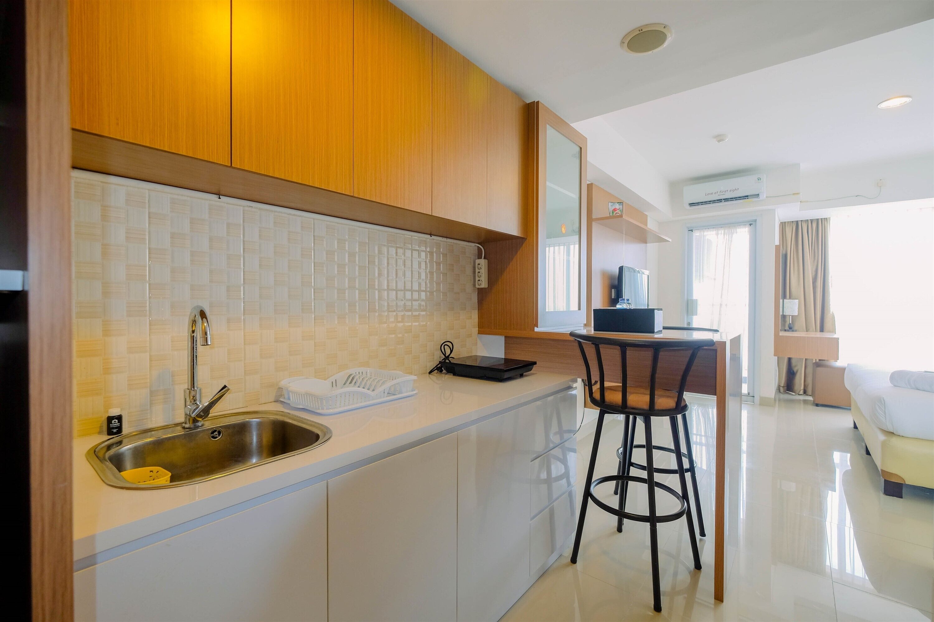 Kamar | Dapur pribadi | Lemari es, kompor, dan peralatan masak/sendok-piring