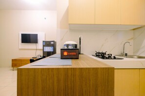 Room | Private kitchen | Fridge, stovetop, electric kettle, cookware/dishes/utensils