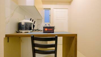 Quarto | Cozinha privada | Geladeira, cooktop, chaleira elétrica