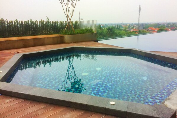 Outdoor pool - Best Price Studio Apartment at Springwood Residence (Tangerang)