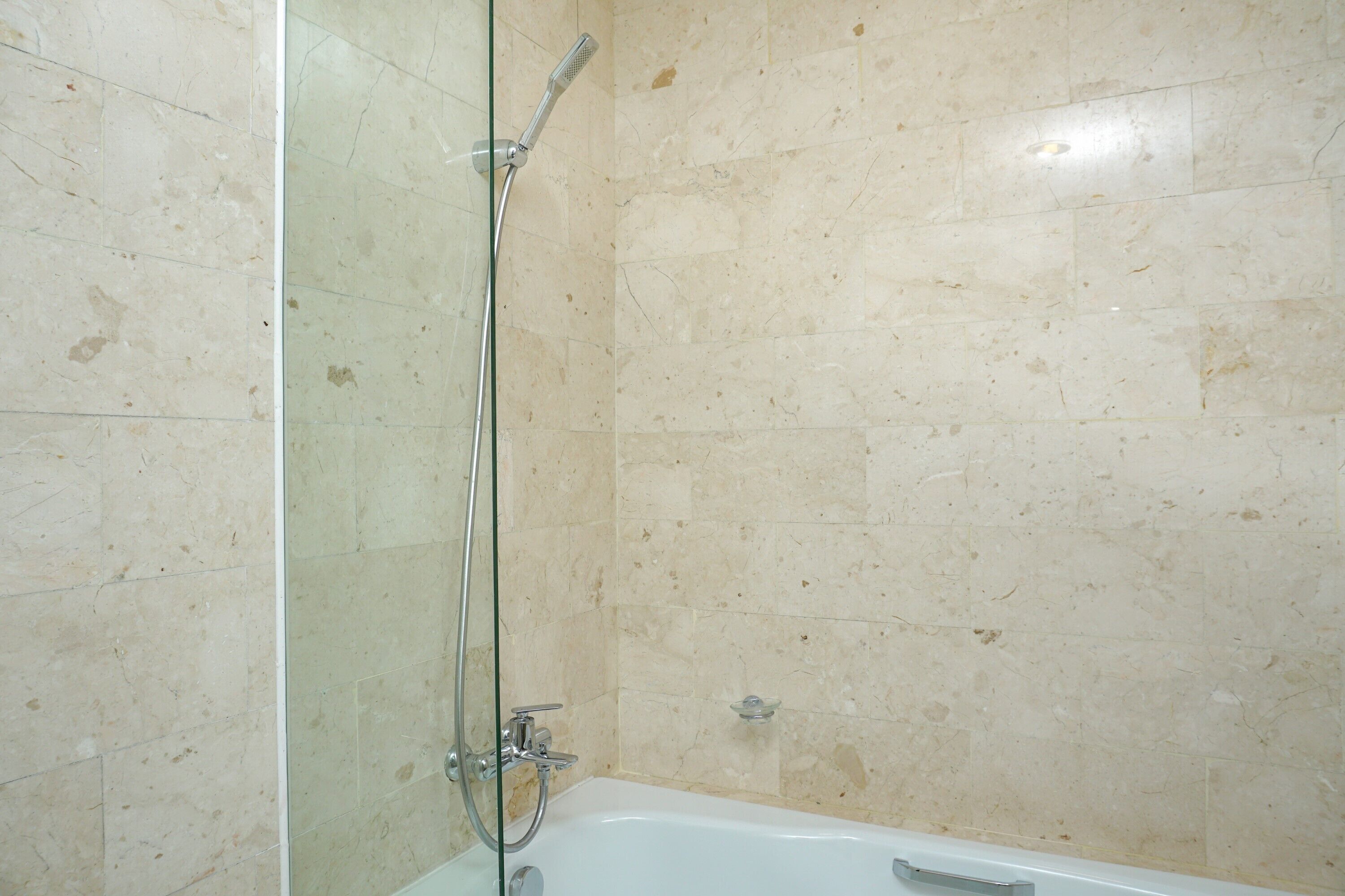 Room | Bathroom shower
