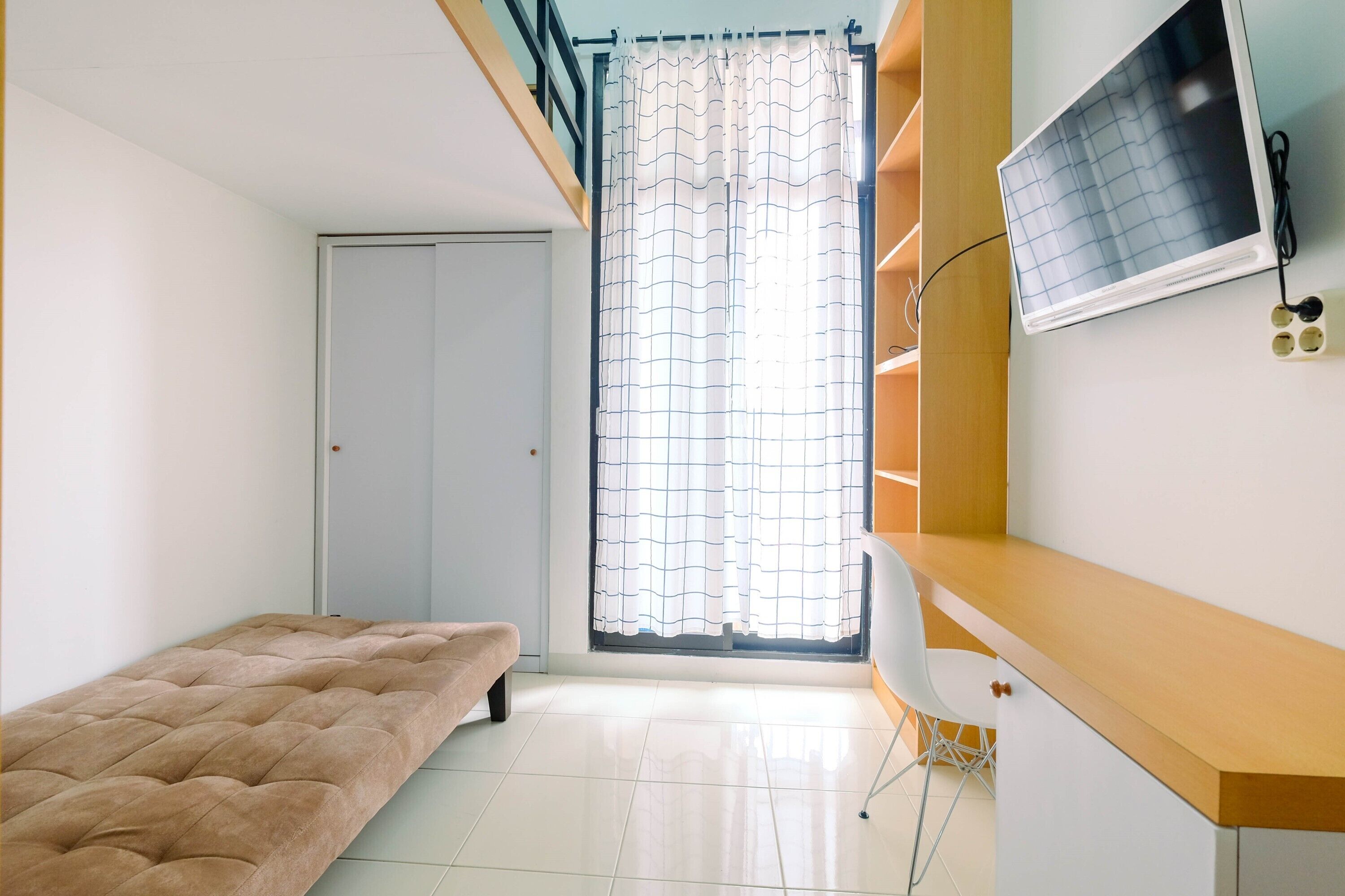 Room | Living room | TV
