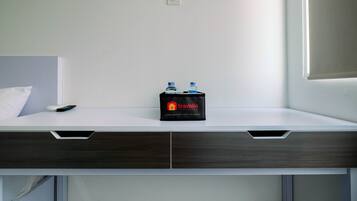 Room | Private kitchen | Fridge, stovetop, cookware/dishes/utensils