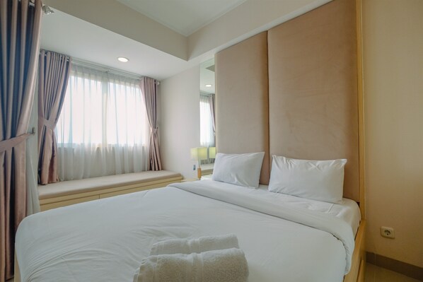Room | Free WiFi, bed sheets - Exclusive Studio at The Oasis Cikarang Apartment (Cikarang)
