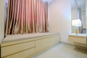 Room | Free WiFi, bed sheets - Exclusive Studio at The Oasis Cikarang Apartment (Cikarang)