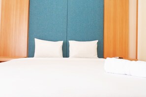 Room | Free WiFi, bed sheets - Spacious Studio Apartment at Pavilion Permata (Surabaya)
