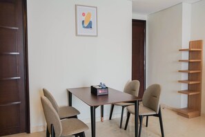 Zimmer | Essbereich im Zimmer