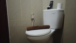 Bathroom sink - Cozy Studio near UNPAD at Taman Melati Apartment Jatinangor (Hegarmanah)