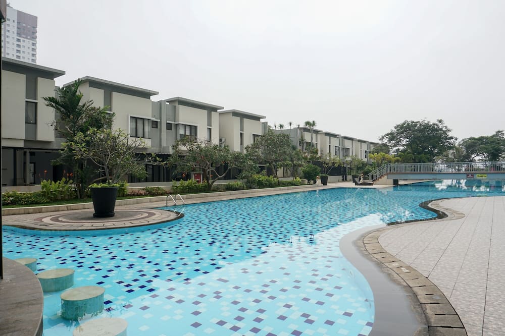 Trendy & Relaxing 2BR at The Suite Metro Apartment