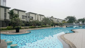Kolam renang outdoor
