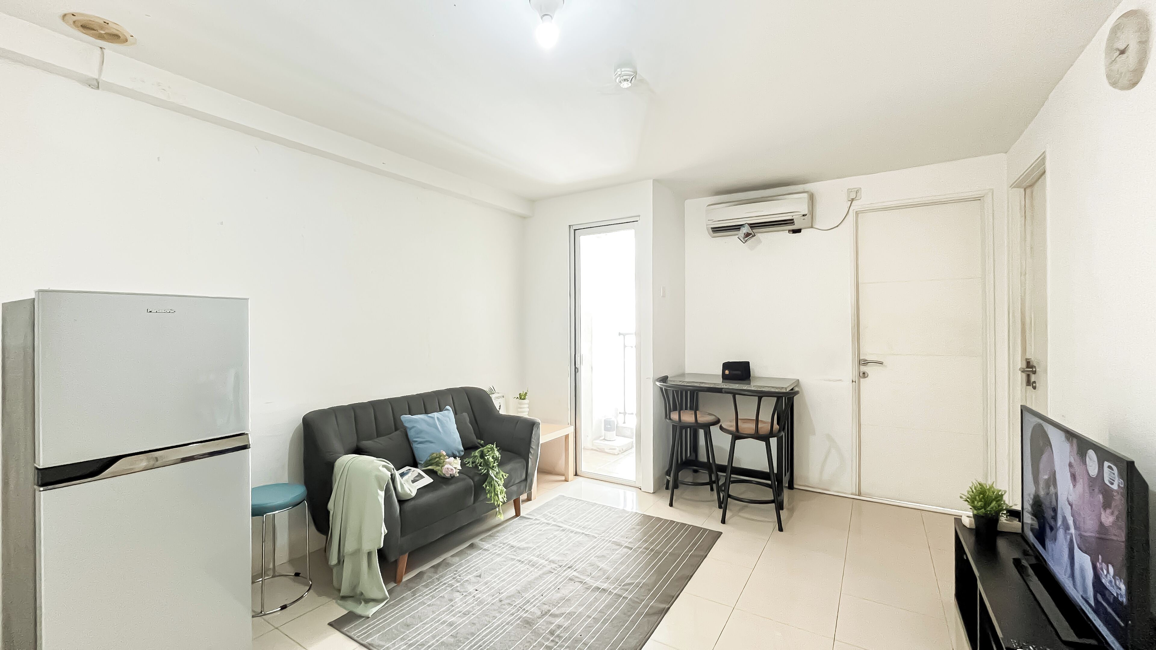 客房 | 客廳 | 電視