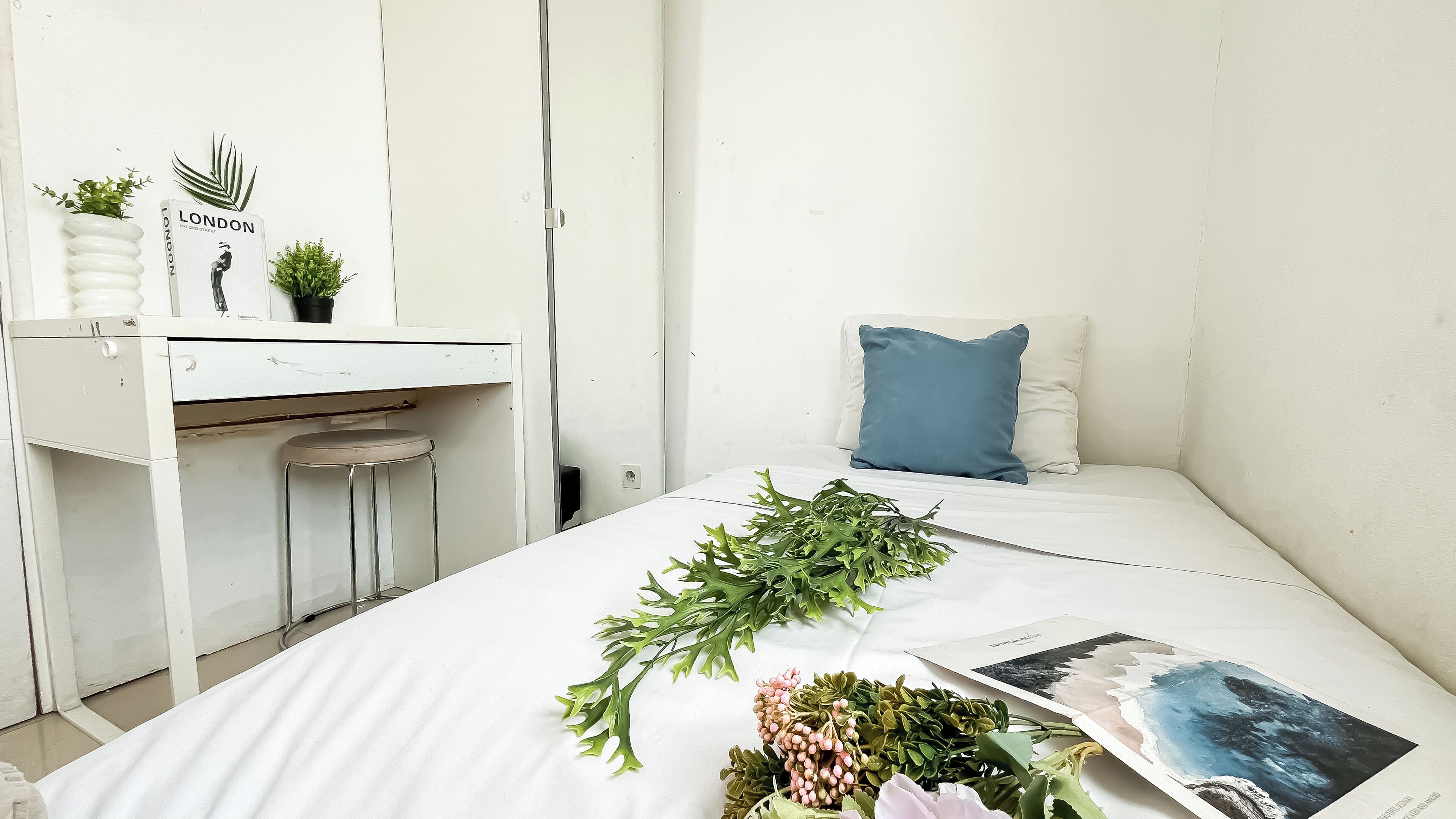 Room | 3 bedrooms, free WiFi, bed sheets