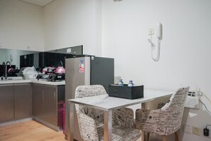 Room | In-room dining