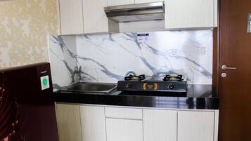 Rum | Eget pentry | Kylskåp, spishäll och grytor/köksredskap