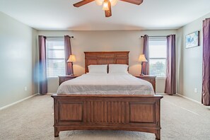 4 bedrooms, desk, iron/ironing board, WiFi - Home Away From Home AZ (Gilbert)