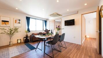 Apartamento | Área de estar | TV de tela plana