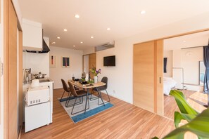 Apartment | Living area | Flat-screen TV