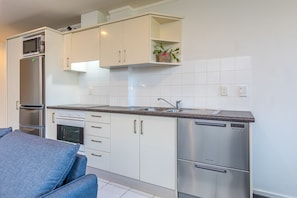 Apartment, 1 Bedroom | Private kitchen