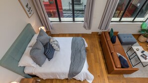 Iron/ironing board, free WiFi, bed sheets - Stylish Apartment in the Heart of the City (Auckland)