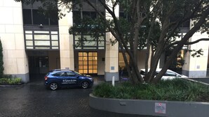 Exterior detail - Harbour Views, Iconic Metropolis (Auckland)