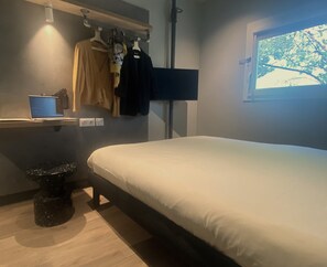 Standard Room, 1 Double Bed | Desk, blackout curtains, iron/ironing board, free WiFi