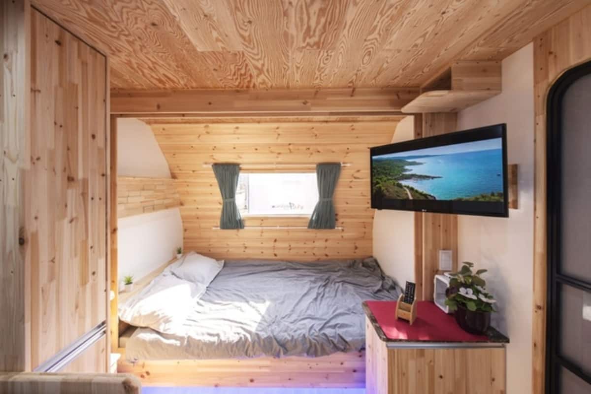 Caravan A | Individueel gedecoreerd, individueel gemeubileerd, gratis wifi