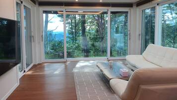 Family Room | Living room | Heated floors