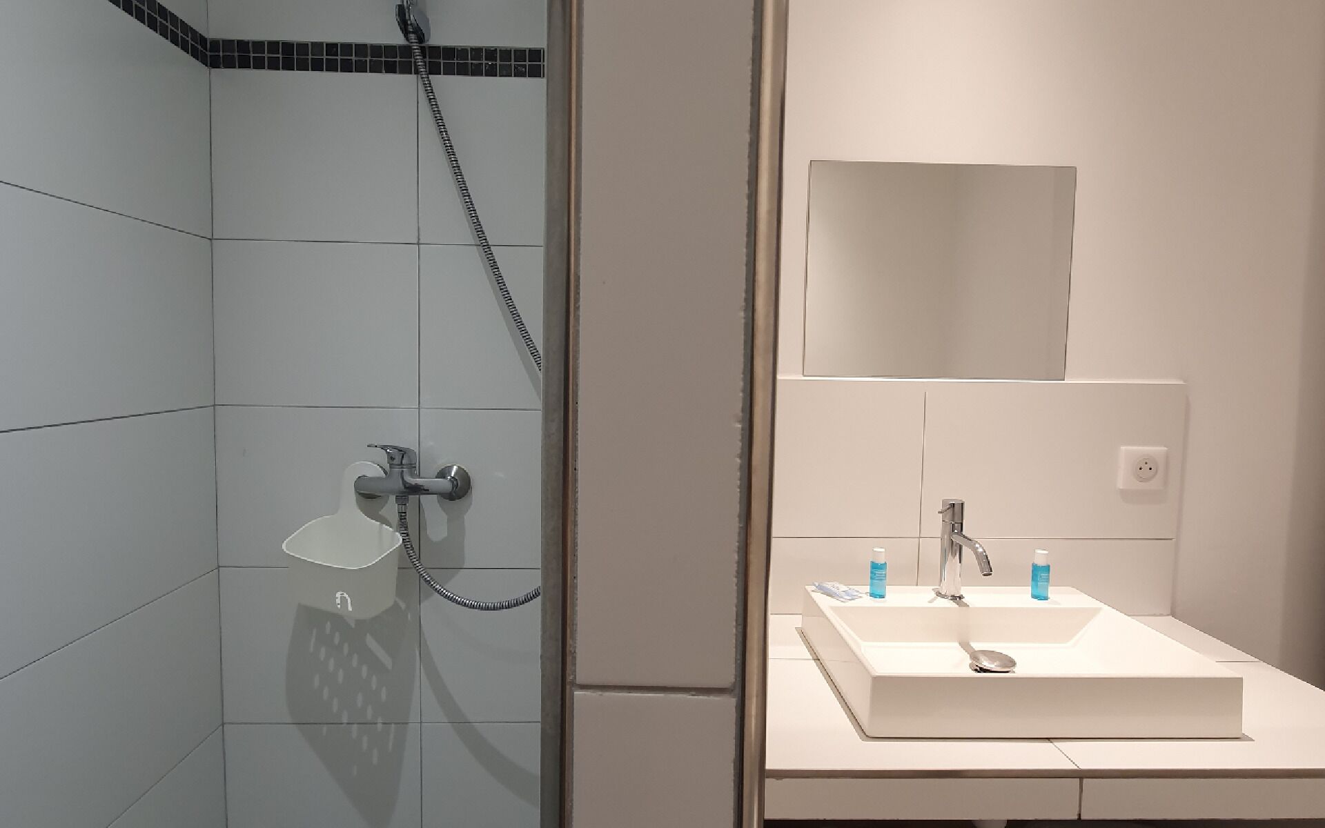 Shower, towels