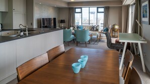 Interior - Luxury 2 bdm in Metropolis, Outstanding Views (Auckland)