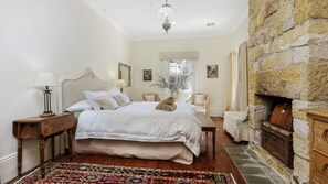 7 bedrooms, iron/ironing board, free WiFi, bed sheets