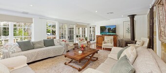Aylmerton House + Cottage for 14, Southern Highlands