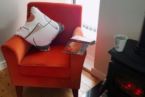 Interior - Apartment Sleeps 2 With Wood Fire (Newry)