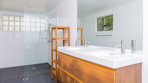 Shower, towels