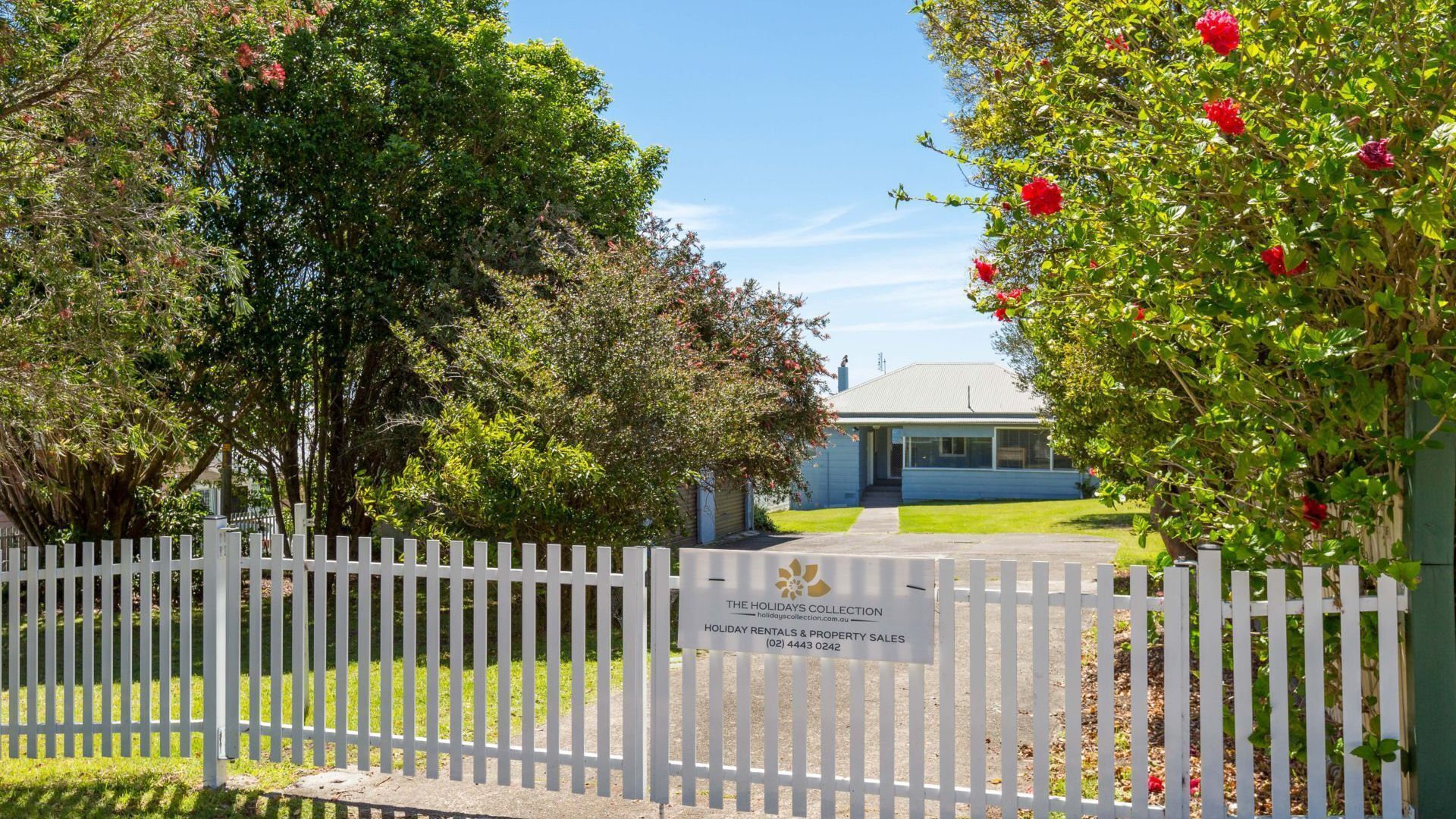 Bimbadgen at Hyams Beach — image 16