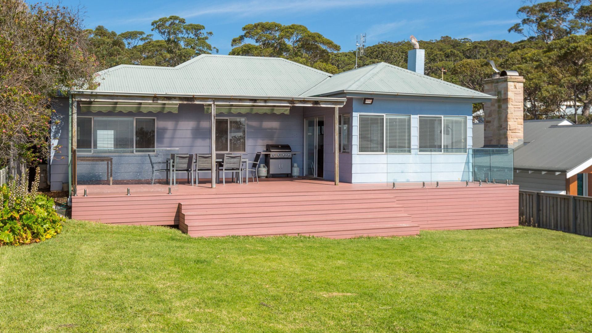 Bimbadgen at Hyams Beach — image 2