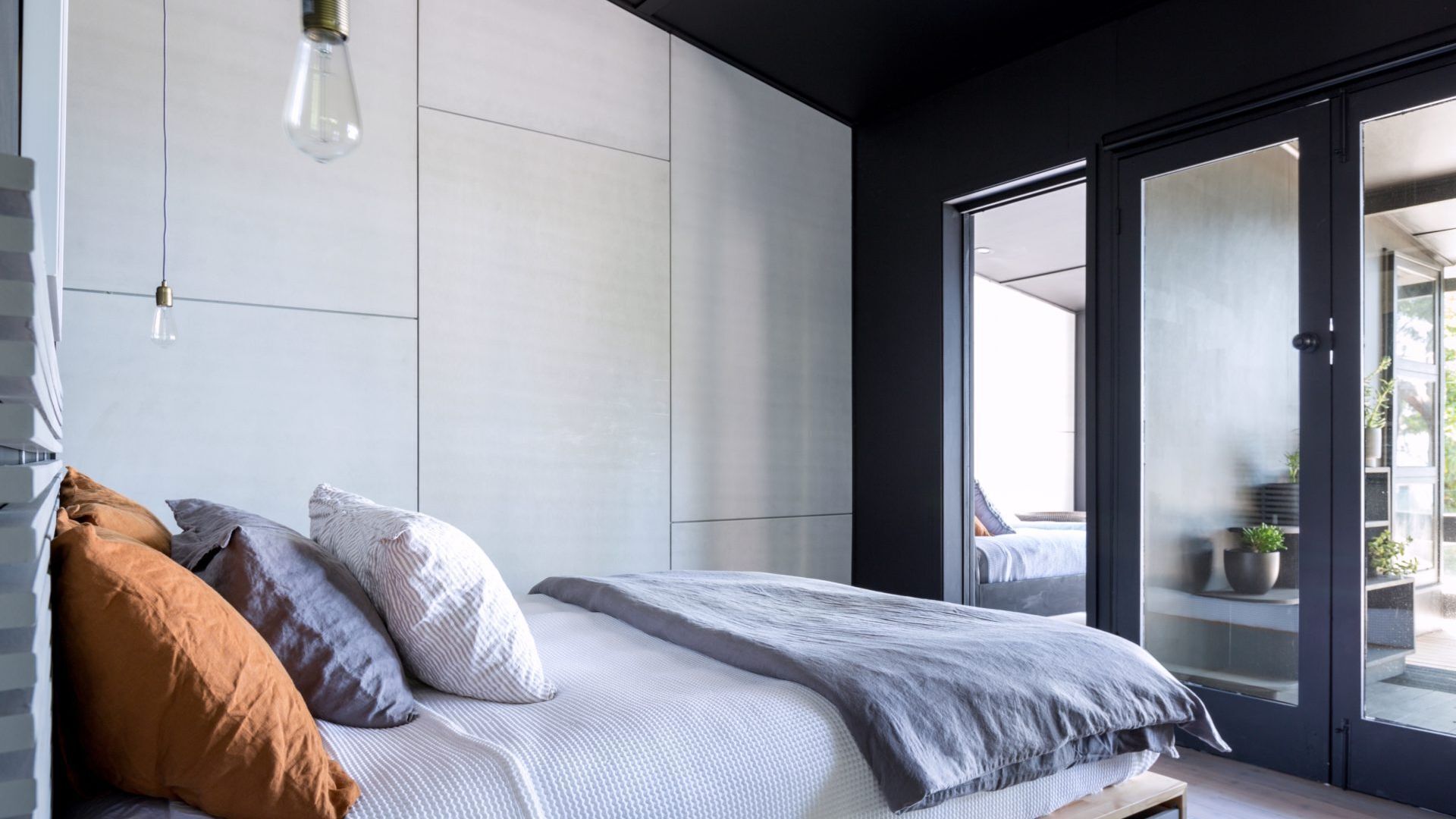 Black Shack on Hyams Beach — image 12