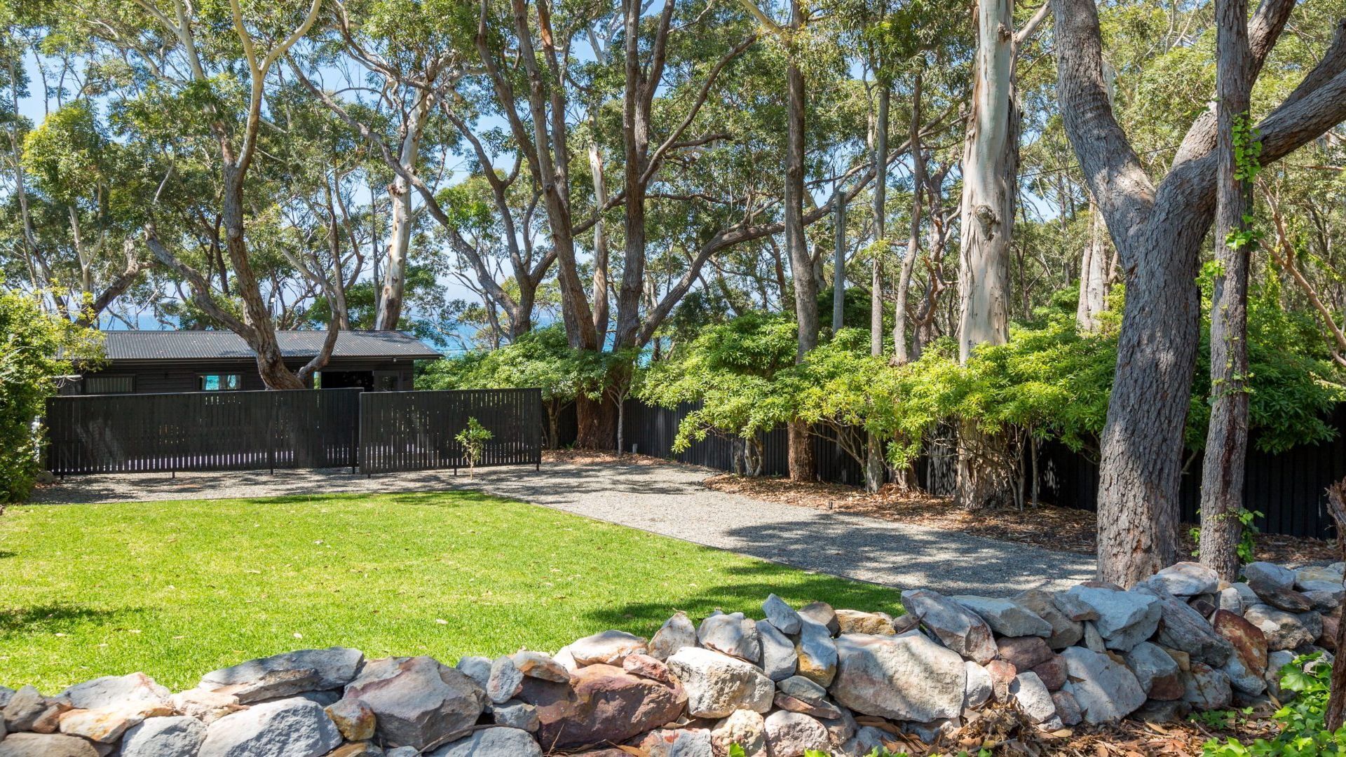 Black Shack on Hyams Beach — image 17